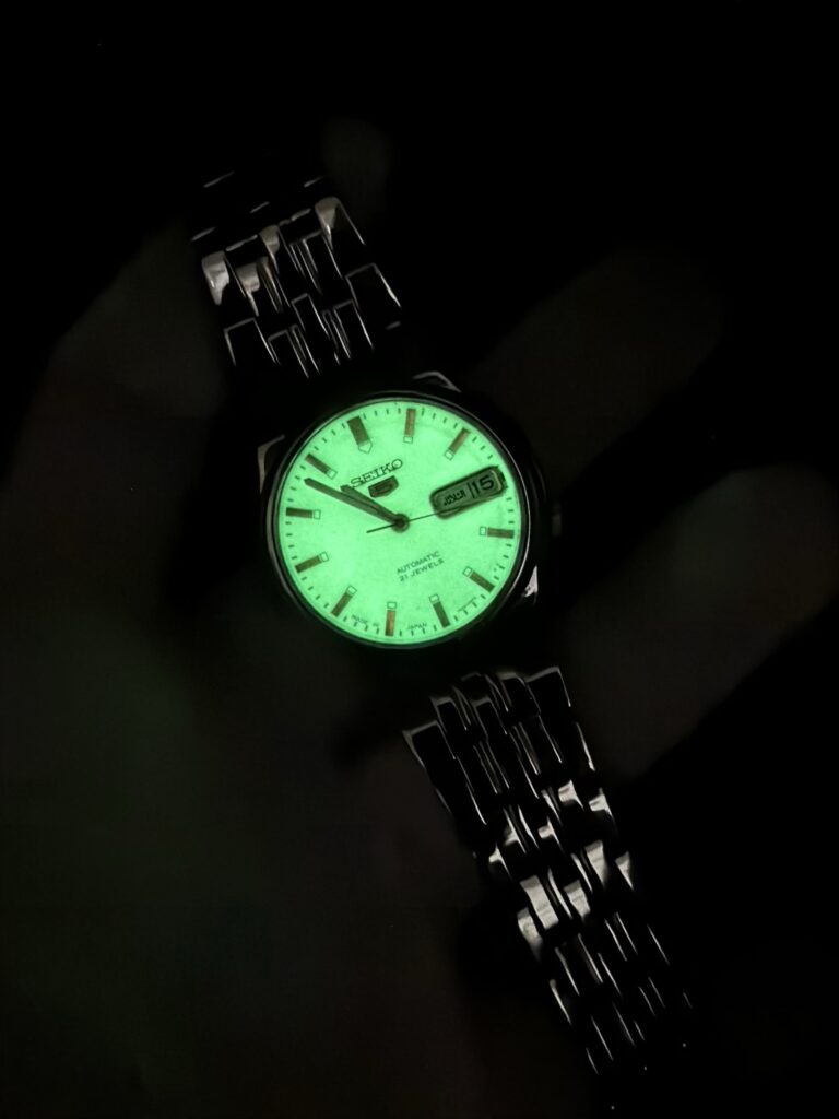 Seiko 5 night glowing